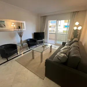 lovely-renovated-new-apt-heart-of-puerto-banus-free.1costadelsol.com/