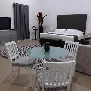 Junior Privada 7 Min Del Aeropuerto Privatunterkunft